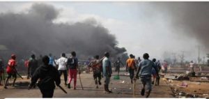 নাইজেরিয়ায় গণবিক্ষোভ সেনাবাহিনীর এলোপাতাড়ি গুলি, বহু হতাহত