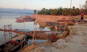 সুনামগঞ্জে চলতি নদীতে পাড় কেটে অবৈধ ভাবে বিক্রি হচ্ছে লাখ টাকার বালু ও পাথর: নেই প্রশাসনিক ভূমিকা ! 