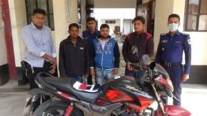 মহেশপুরে ৩ ছিনতাইকারী আটক, মোটরসাইকেল উদ্ধার