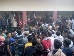 বগুড়ার শিবগঞ্জে আওয়ামীলীগে ত্রি-বার্ষিক সম্মেলনকে কেন্দ্র করে ২ গ্রুপের সংঘর্ষ ১০ জন আহত
