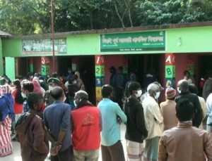 দিরাই পৌরসভা নির্বাচনে ইভিএম পদ্ধতিতে ভোটগ্রহন