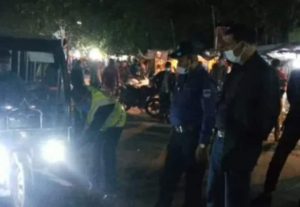ঝিনাইদহে এলইডি লাইট অপসারণে ট্রাফিক পুলিশের বিশেষ অভিযান