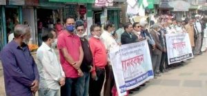 সুনামগঞ্জে দ্রুত ফসলরক্ষা বাঁধ নির্মাণের দাবিতে মানববন্ধন