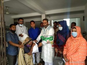ঝিনাইদহের কোটচাঁদপুরে পৌরসভার উদ্যোগে ত্রাণ বিতরণ:-