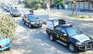 স্বাস্থ্যবিধি মানাতে মাঠে নেমেছে র‍্যাব