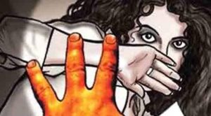 গভীর রাতে বের করে দিল বাড়িওয়ালা, পরে আশ্রয় দেয়ার কথা বলে গণধর্ষণ :-