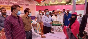 মাদারীপুরে সুবিধা বঞ্চিতদের মাঝে ঈদ উপহার সামগ্রী বিতরণ :-