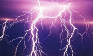 বগুড়ার ধনুটি ঝড়ের ভিতর আম কুড়াতে গিয়ে বজ্রপাতে শিশু মৃত্যু