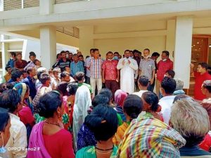 চুনারুঘাটে আদবাসী গোষ্ঠীর দাবিদাওয়া চেয়ারম্যানের সাথে সাক্ষাৎ