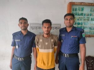 ছাতকে ২ কেজি গাঁজাসহ ১জনকে গ্রেফতার করেছে পুলিশ।