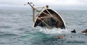 সুনামগঞ্জের ধারাম হাওরে নৌকা ডুবে ২ নিখোঁজ, ৫ জন উদ্ধার