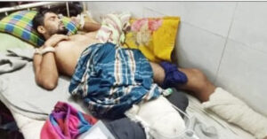 সড়ক দুর্ঘটনায় পা হারানো আজিজুলকে হাসপাতালে রেখে সম্পূর্ণ সুস্থ করার দাবি পরিবারের-মানবিক সহায়তার আহ্বান
